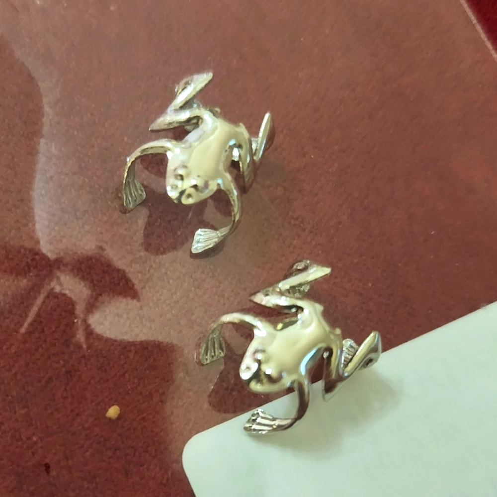 Ear cuffs, frogs free, with purchase